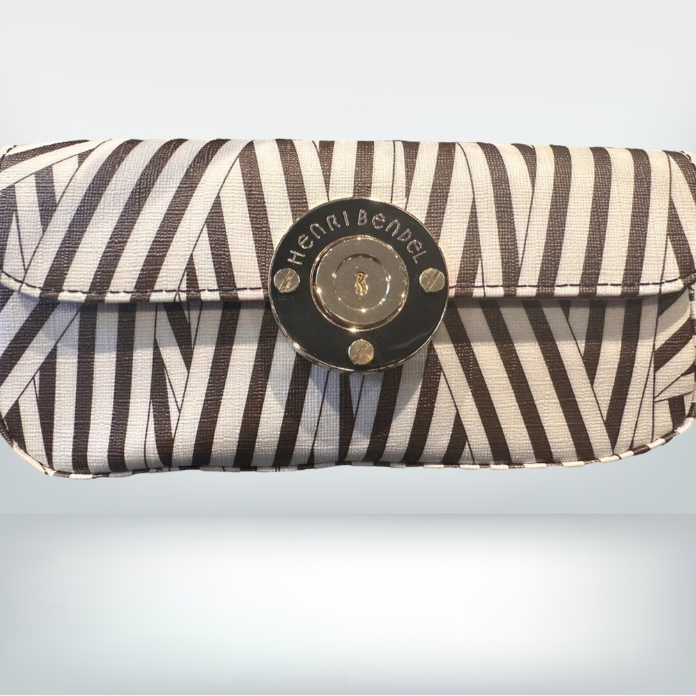 Henry Bendel Pochette new
